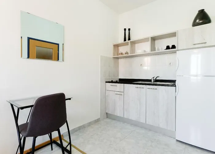 玛丽亚公寓 * 比比涅